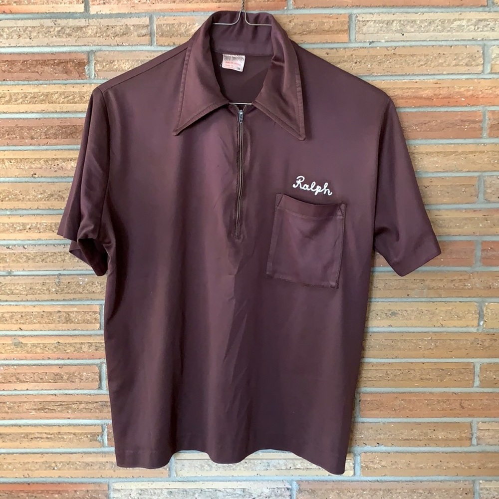 Men’s vintage 1970’s polyester bowling shirt.